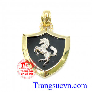 Mặt dây Ngựa thành công vàng 14k là lựa chọn hoàn hảo cho phái mạnh.