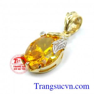 Mặt dây chuyền vàng đá