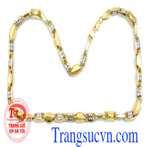 Dây vàng nam sáng màu bền chiếc dây chuyền nam vàng tôn lên sự sang trọng cho nam giới luôn là sự lựa chọn khó cưỡng.