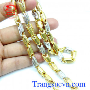 Dây vàng nam 10k lịch lãm không những tôn lên vẻ sang trọng, lịch lãm mà nó còn mang lại may mắn trong công việc cũng như cuộc sống của bạn.