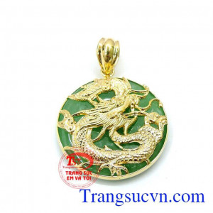 Rồng bằng ngọc, đá quý mang nguyên khí Thổ, trong Bát vận đây là cát khí đem lại sự may mắn về công danh, tài lộc,