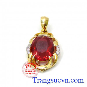 Thiết kế đơn giản tinh tế. Mặt dây nữ đá đỏ huyết