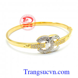 Vòng tay đẹp vàng tây đeo tay nữ chất lượng. Vòng tay hay còn gọi là lắc vàng chế tác tinh tế, chất lượng vàng đảm bảo, uy tín số 1 Việt Nam.
