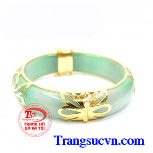 Vòng ngọc bọc vàng hoa