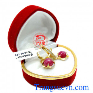 Đôi bông tai ruby 14k nét quyễn rũ vượt thời gian mà vàng tây 14k sáng, bền màu còn bảo vệ sức khỏe, đem lại may mắn, tài lộc