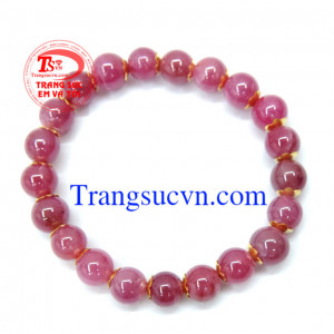 Quyến rũ cho nữ, đeo ruby phong thủy. Vòng tay ngọc nữ đẹp