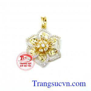 Thiết kế kiểu dáng Korea sang trọng quý phái. Mặt dây chuyền hoa 6 cánh vàng tây