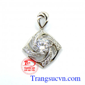 Mặt dây chuyền sang trọng, vàng 10k trắng sáng bền màu gắn kim cương.Mặt dây vàng trắng kim cương