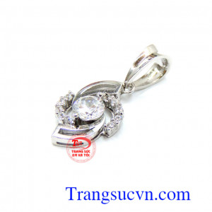 Mặt dây chuyền vàng tây trắng+kim cương