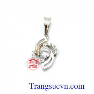 Sản phẩm mặt dây chuyền nữ phù hợp mọi lứa tuổi. Mặt dây chuyền vàng tây trắng+kim cương