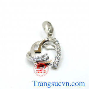 Hợp thời trang và sang trọng quý phái dễ kết hợp với trang phục. Mặt dây nữ vàng trắng trái tim 18k