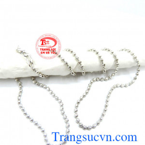 Dây chuyền vàng trắng 18k Italy tượng trưng cho vẻ đẹp thanh thoát, tinh tế