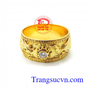 Nhẫn nam rồng đính đá đẹp thể hiện sự quyền lực và mạnh mẽ, thiết kế độc đáo, cá tính