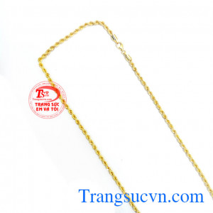Dây chuyền thể hiện sự nhẹ nhàng, duyên dáng cũng như sang trọng quý phái, đeo mang lại may mắn trong cuộc sống