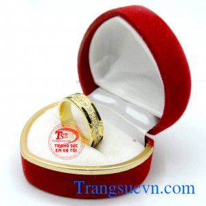Chuyên cung cấp trang sức vàng chất lượng, đảm bảo uy tín khi đến tay khách hàng, bán hàng trên toàn quốc.
