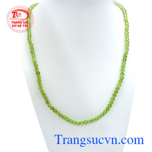 Vòng cổ peridot đẹp quy phái với những hạt peridot từ thiên nhiên là món quà ý nghĩa nhất dành cho phái nữ mang lại vẻ đẹp sang trọng qusy phái dành cho phái nữ, trang sức em và tôi luôn cung cấp những sản phẩm tốt nhất về mẫu mã và chất lượng để phù h