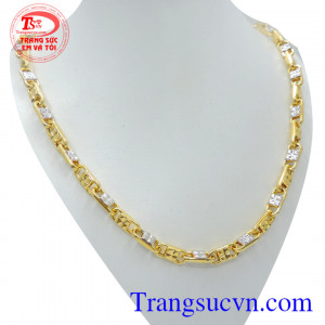 Dây chuyền thể hiện được sự mạnh mẽ, phong cách và bản lĩnh của phái mạnh