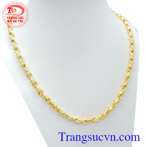 Dây chuyền vòng cổ vàng nam đeo vào sẻ tăng được sự mạnh mẽ củng như bản lĩnh của người đàn ông
