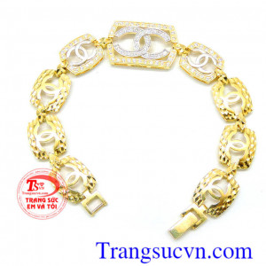 Với thiết kế tinh tế đem lại nét quyến rũ và ngọt ngào cho phái nữ.