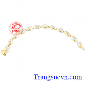 Bán lắc tay vàng 10k kết hợp cùng vàng trắng tạo nên họa tiết đẹp. 