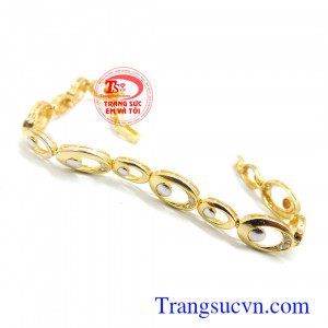 Sản phẩm mang thương hiệu trang sức em và tôi. Lắc nữ vàng 10k + vàng trắng