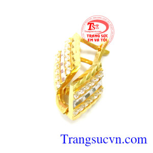 Hoa tai vàng sang trọng