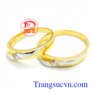 Cặp nhẫn cưới vàng hạnh phúc là minh chứng cho tình yêu và sự trung thành của đời sông hôn nhân và gia đình hạnh phúc