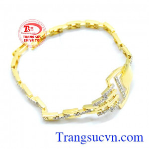 Lắc tay nữ vàng quý phái đảm bảo chất lượng vàng. 