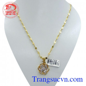 Trang sức bộ dây mặt dây được nhiều khách hàng ưa chuộng và lựa chọn.
