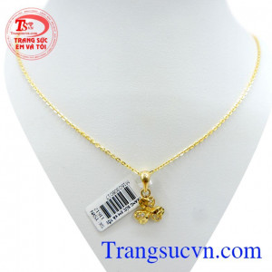 Mặt dây vàng nữ dây chuyền đẹp là món quà ý nghĩa trong các dịp sinh nhật kiểu dáng hiện đại trẻ trung.