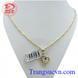 Bộ dây chuyền mặt dây nữ kiểu dáng trái tim chung tình.