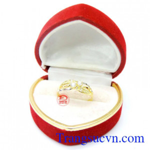 Nhẫn vàng món quà tặng được phái đẹp ưa thích. Món quà nhẫn nữ