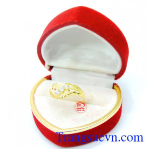 Nhẫn vàng trái ngọt hạnh phúc món quà ý nghĩa. 