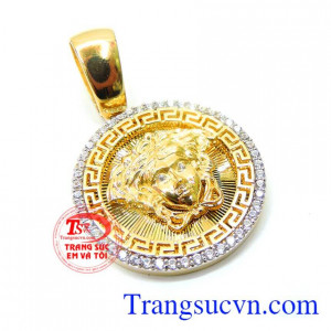 Mặt dây vàng nam đẹp kết hợp cùng dây chuyền làm nổi bật