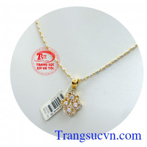 Bộ trang sức mặt dây dây chuyền chất lượng.