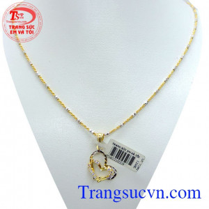 Mặt dây trái tim dây chuyền vàng kết nối thương yêu. Mặt dây trái tim dây chuyền vàng chất lượng.