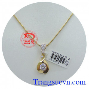 Bộ dây chuyền mặt dây, dây chuyền nữ đeo sáng hợp thời trang và sản phẩm dây chuyền vàng cho phái đẹp chất lượng kết hợp với mặt dây đính đá sáng bóng,kiểu dáng đẹp.