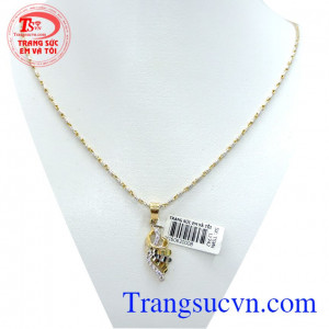 Bộ trang sức vàng mặt dây nữ là sản phẩm bô dây chuyền kết hợp mặt dây chuyền nữ phù hợp mọi lứa tuổi, hợp thời trang và sang trọng quý phái, mới lạ độc đáo.