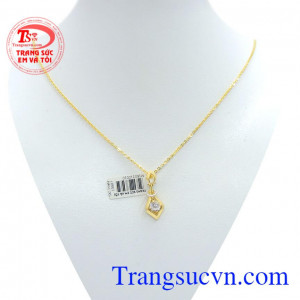 Trang sức mặt dây bộ dây chuyền mặt dây chuyền vàng được thiết kế và chế tác trên máy 3D đảm bảo tinh xảo khách hàng ưa chuộng nhiều năm kết hợp cùng dây chuyền vàng giá tốt.