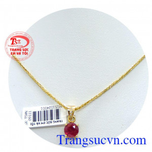 Bộ sản phẩm dây chuyền mặt đá đỏ uy tín sản phẩm bán trên toàn quốc, sản phẩm mặt dây chuyền nữ phù hợp mọi lứa tuổi, hợp thời trang, dễ kết hợp với trang phục.