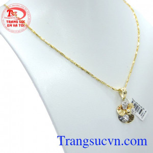 Nữ trang mặt đây nhiều cánh, bộ sản phẩm dây chuyền nữ + mặt dây 10k chế tác tinh xảo như các mảnh vỡ đến từ không gian, đường nét tinh xảo đem lại vẻ đẹp quyễn rũ huyền bí cho phái đẹp.