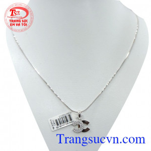 Nữ trang vàng trắng đẹp chất lượng.