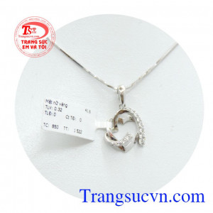 Nữ trang bộ trái tim vàng trắng chất lượng.