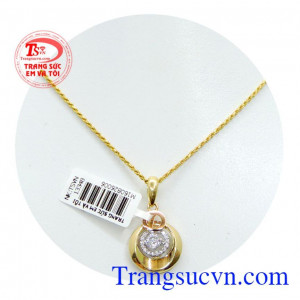 Dây chuyền mặt dây nữ tình yêu chất lượng. Bộ sản phẩm dây chuyền mặt dây Chất lượng đảm bảo với đánh giá của hàng nghìn khách hàng Ưa Chuộng dùng sản phẩm dây chuyền vàng Italy 18k sáng bóng.