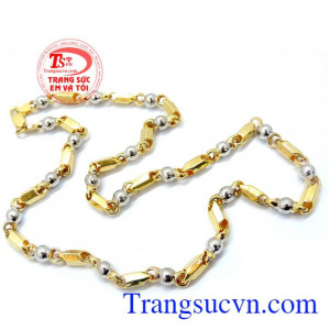 Dây chuyền đa dạng mẫu dây vàng và kiểu phù hợp mọi lứa luổi có thể đeo làm tôn lê sự tinh tế và lịch lãm cho bản thân.