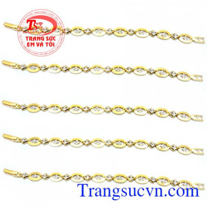 Thiết kế và chế tác tinh tế. Lắc tay vàng tây 10k xinh xắn
