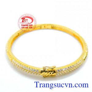 Sản phẩm vòng tay vàng thiết kế kiểu dáng tinh tế. Vòng tay vàng nữ trẻ trung