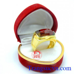 Nhẫn vàng mặt đá đỏ giá sản phẩm phù hợp với nhiều khách hàng
