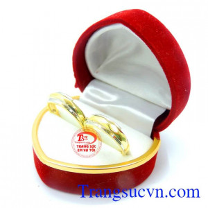 Nhẫn cưới vàng tây sáng bóng