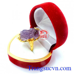 Mang lại may mắn và hộ mệnh. Nhẫn nữ tỳ hưu vàng 10k đá tím